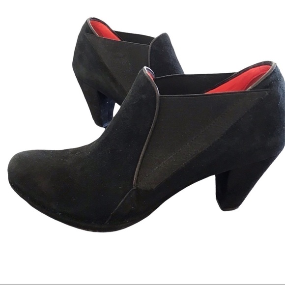 Pas de Rouge Microfiber Suede Slip On Ankle Boots - Picture 2 of 16